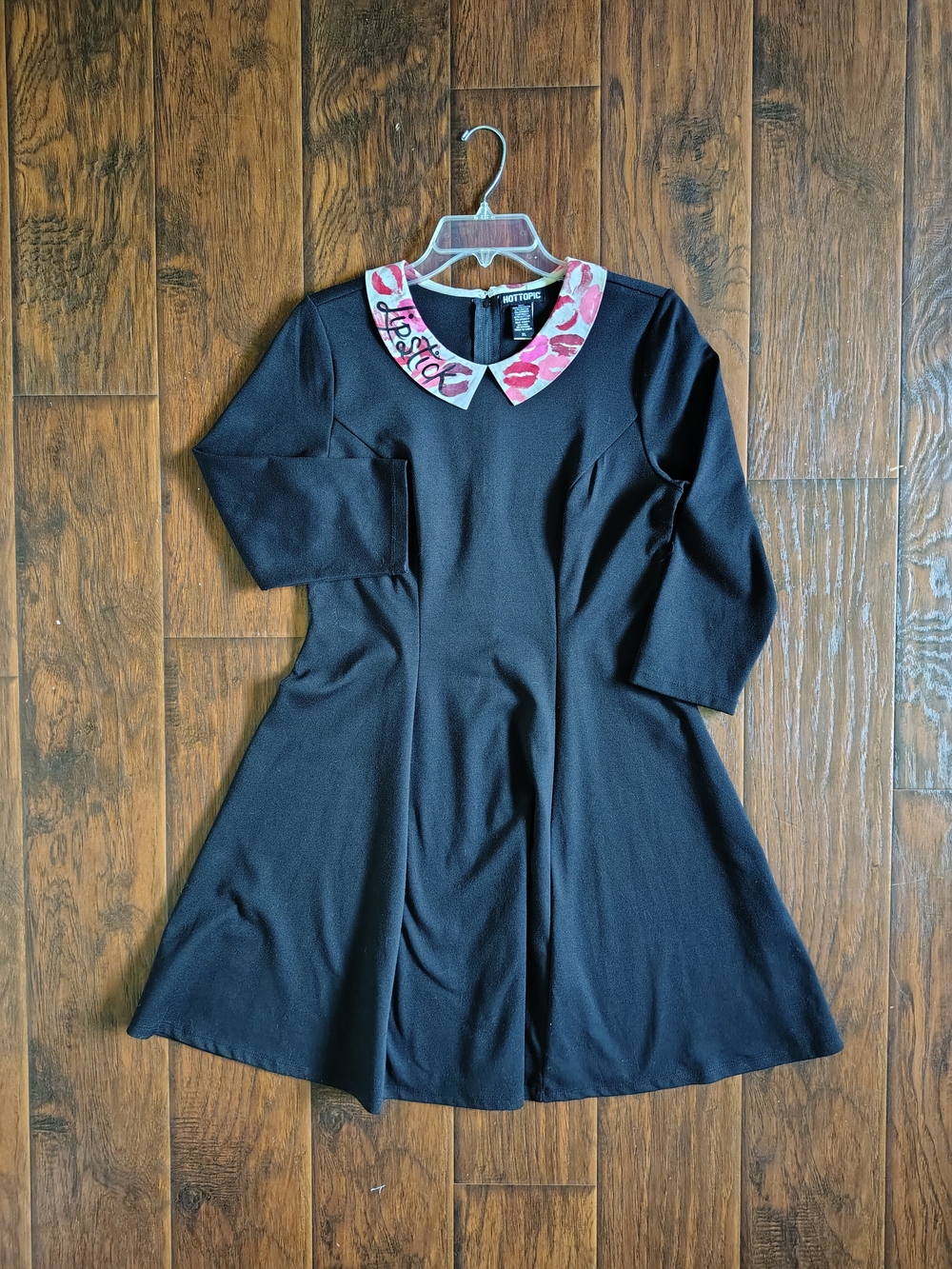 Custom Hot Topic Lipstick on your Collar dress size XL